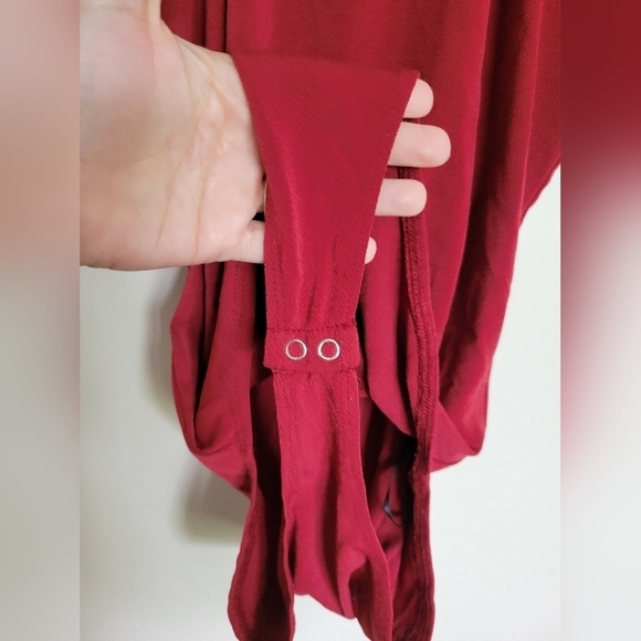 Forever 21 Women's Burgundy Red Sleeveless High Neck Bodysuit Size Small - Picture 4 of 7